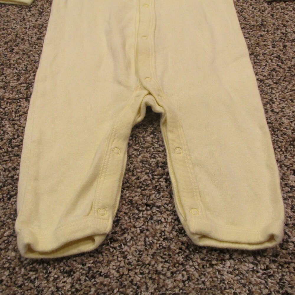 Old Navy Snap Up Footless Sleeper Infant Unisex Size 3-6M Yellow Long Sleeve‎ - Picture 2 of 6